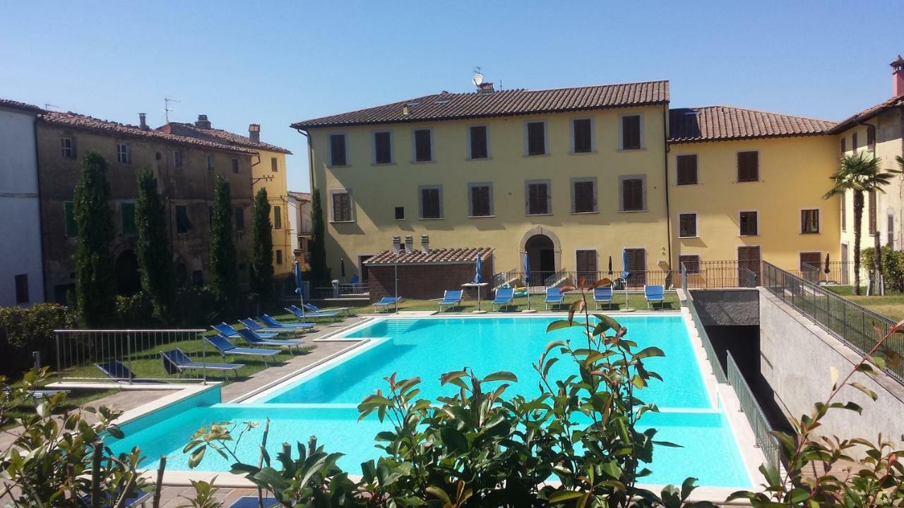 Borgo Di Gramugnana Aparthotel Usigliano Bagian luar foto