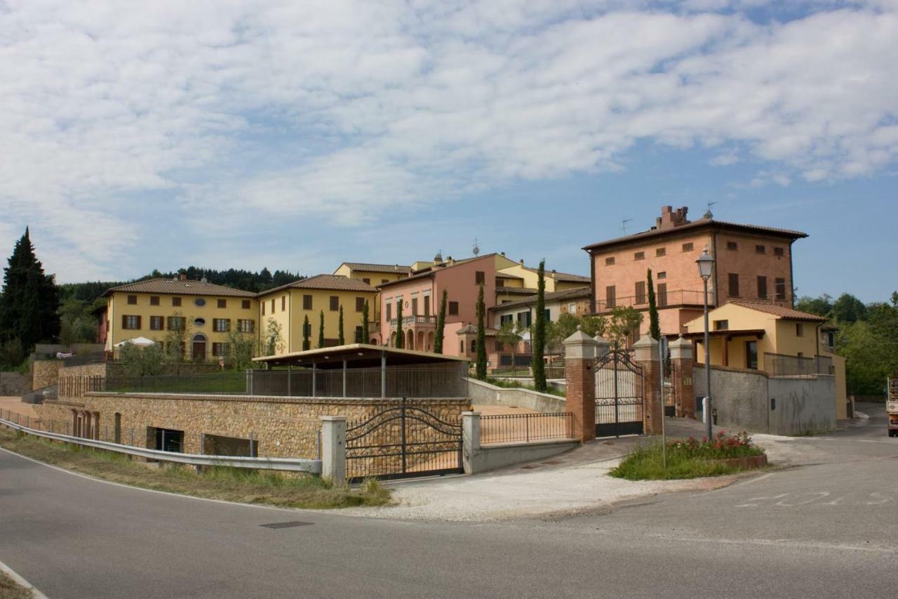 Borgo Di Gramugnana Aparthotel Usigliano Bagian luar foto