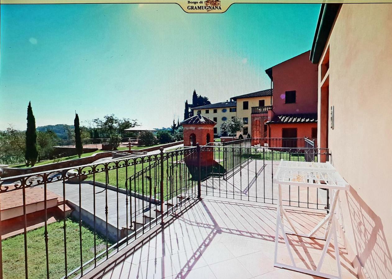 Borgo Di Gramugnana Aparthotel Usigliano Bagian luar foto