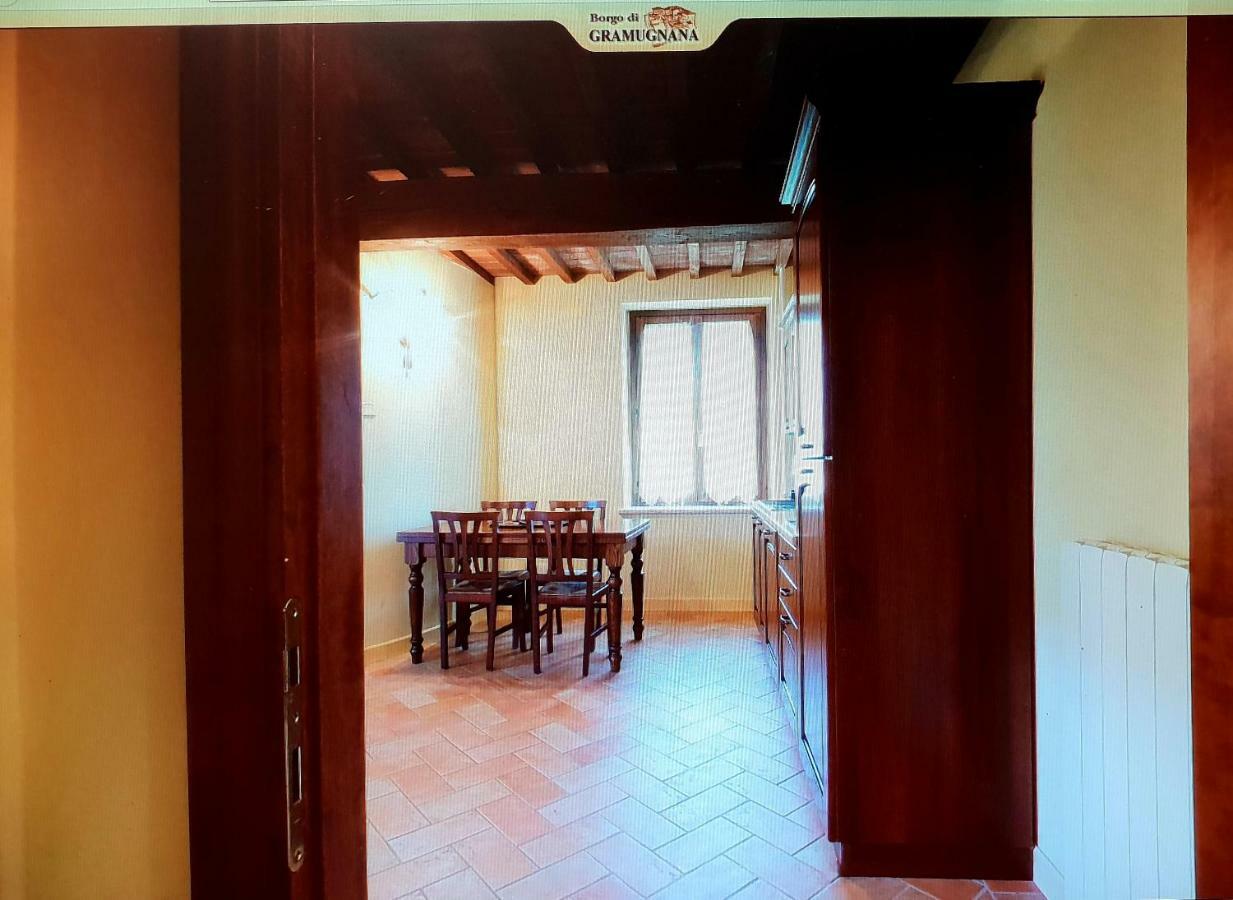 Borgo Di Gramugnana Aparthotel Usigliano Bagian luar foto